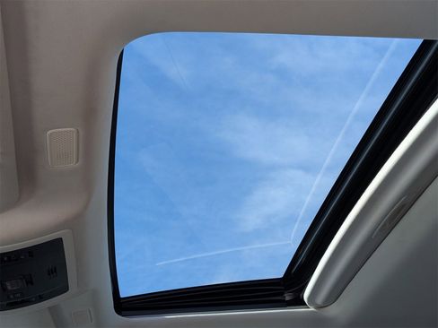 Used 2019 Lexus ES 300h w/ Premium Package image 27