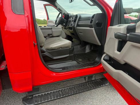 Used 2019 Ford F250 XL w/ Power Equipment Group AWD/4WD image 15