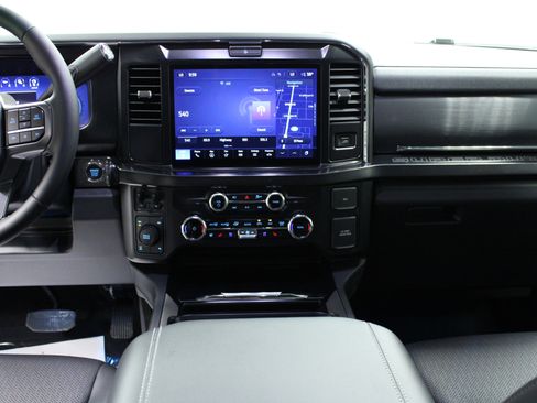 New 2026 Ford F250 Lariat w/ Black Appearance Package AWD/4WD image 18
