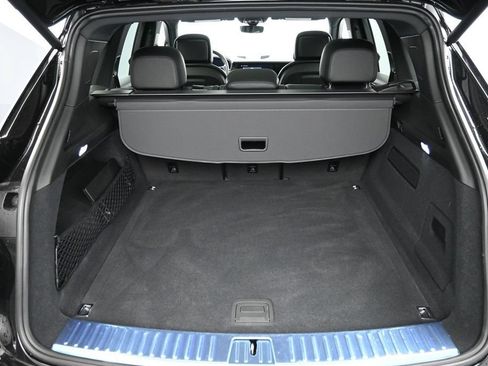 Certified 2025 Porsche Cayenne AWD/4WD image 24