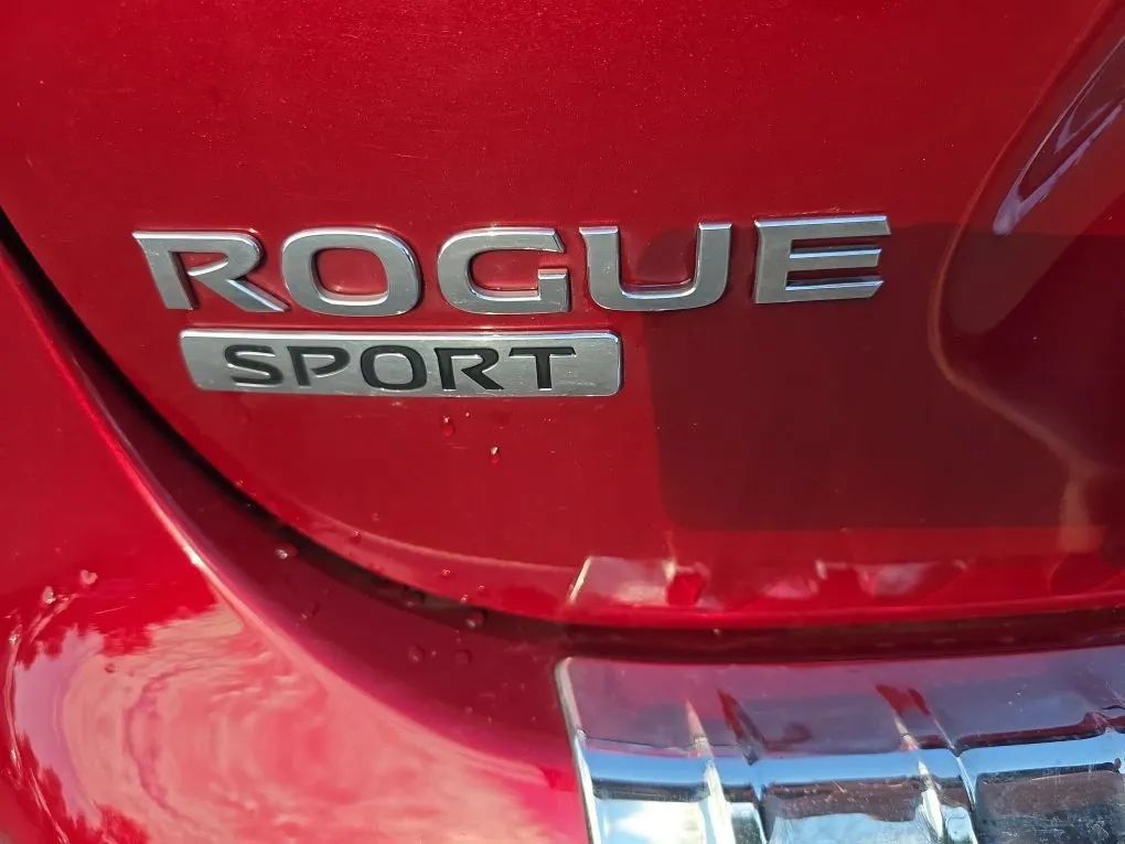 Used 2021 Nissan Rogue Sport SV AWD/4WD image 17
