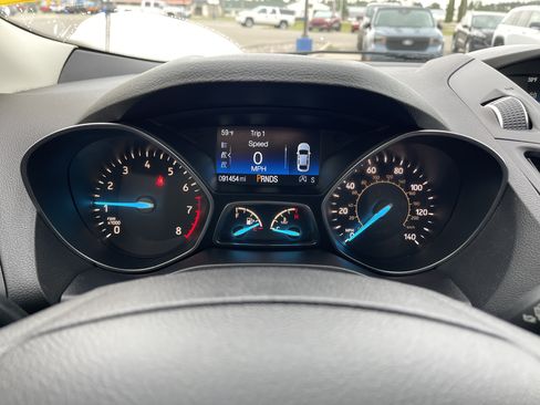Used 2018 Ford Escape SE FWD image 15