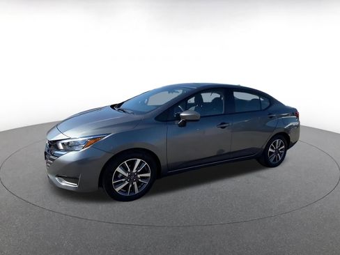 Used 2025 Nissan Versa SV image 8