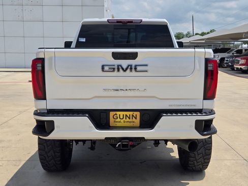 Used 2024 GMC Sierra 2500 Denali Ultimate AWD/4WD image 6