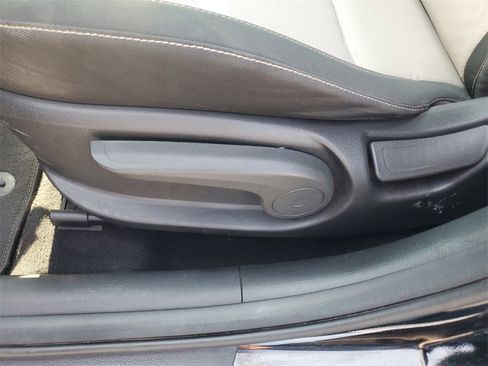 Used 2020 Hyundai Elantra GT image 14