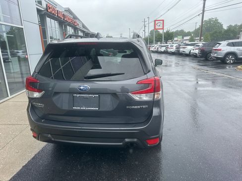 Used 2022 Subaru Forester Premium AWD/4WD image 4