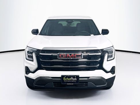 Used 2025 GMC Terrain Elevation image 2