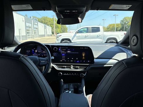 Certified 2024 Chevrolet Equinox EV RS image 19