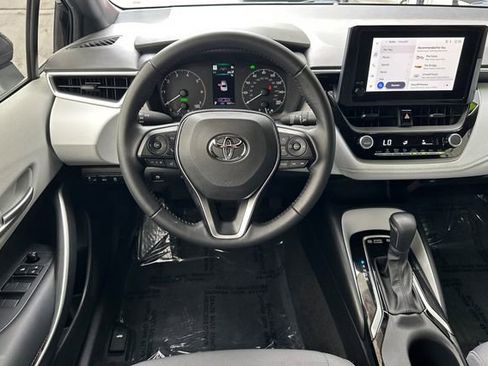 Certified 2025 Toyota Corolla SE image 21