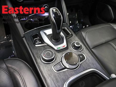 Used 2020 Alfa Romeo Stelvio AWD image 13