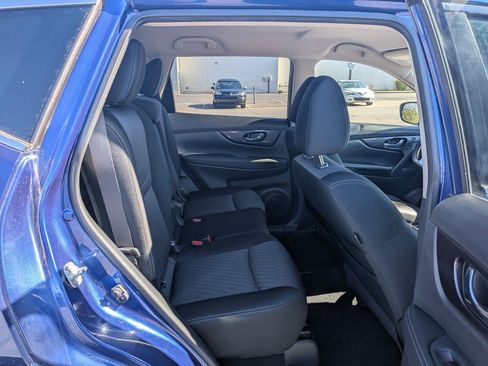 Used 2018 Nissan Rogue SV AWD/4WD image 31