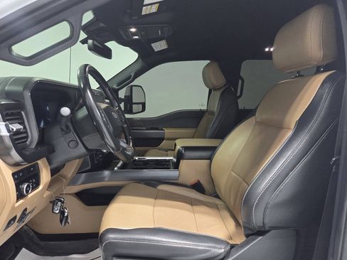 Used 2023 Ford F250 Lariat w/ Chrome Package AWD/4WD image 9
