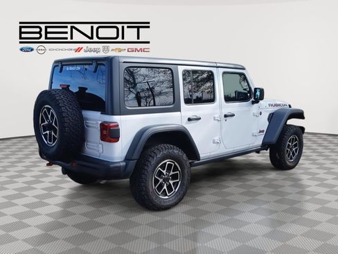Used 2024 Jeep Wrangler Rubicon w/ Capability Package image 5
