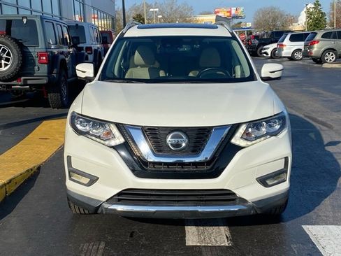 Used 2020 Nissan Rogue SL w/ Premium Package image 3