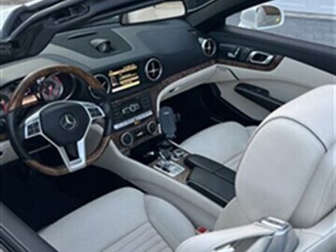 Used 2013 Mercedes-Benz SL 550 image 24