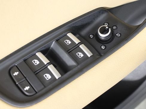 Used 2020 Audi Q7 2.0T Premium w/ Convenience Package image 24