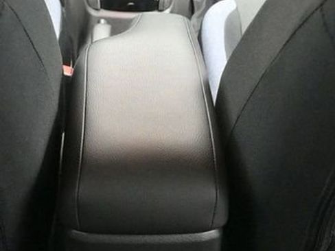 Used 2025 Nissan Versa SV w/ Trunk Package image 23