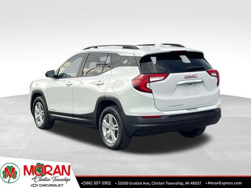 Certified 2023 GMC Terrain SLE w/ Driver Convenience Package image 4