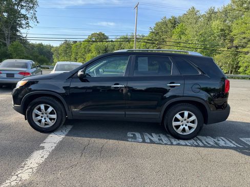 Used 2011 Kia Sorento LX image 7
