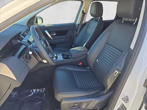 Used 2025 Land Rover Discovery Sport S image 15