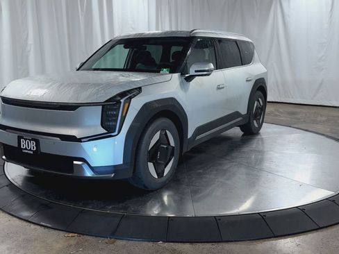 New 2026 Kia EV9 Wind image 4