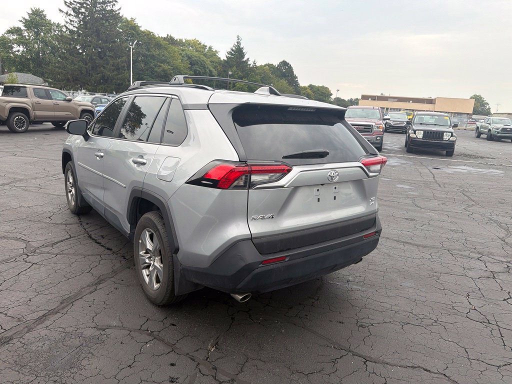 Used 2025 Toyota RAV4 XLE AWD/4WD image 8