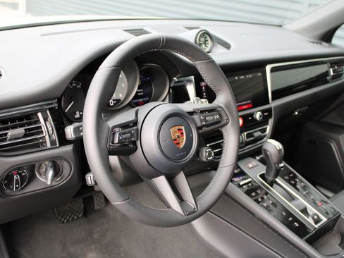 New 2026 Porsche Macan S image 4