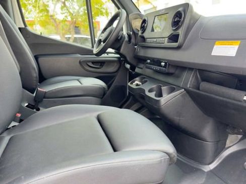 Used 2023 Mercedes-Benz Sprinter 2500 image 16