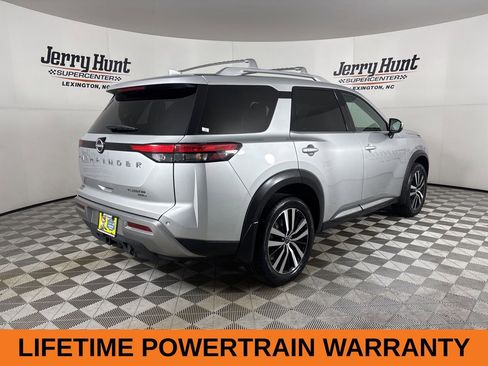 Used 2023 Nissan Pathfinder Platinum image 5