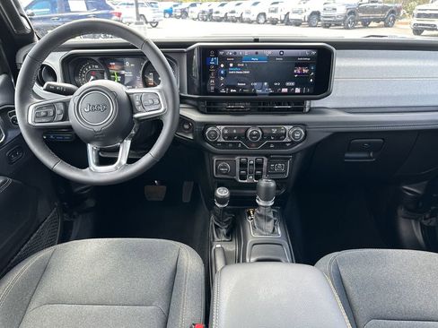 Certified 2025 Jeep Wrangler Unlimited Sahara AWD/4WD image 10