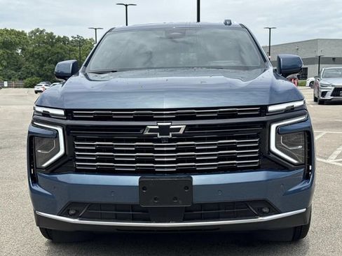 Used 2025 Chevrolet Tahoe High Country AWD/4WD image 2