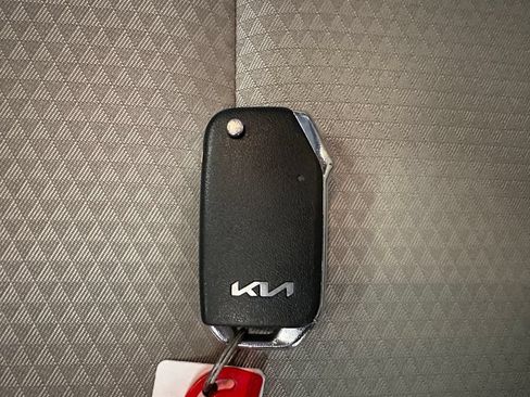 Used 2023 Kia Soul LX FWD image 17