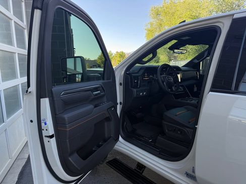 Used 2026 GMC Sierra 2500 AT4 AWD/4WD image 18