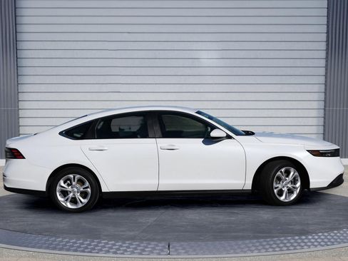 Used 2025 Honda Accord LX image 3