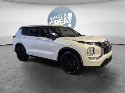 Used 2024 Mitsubishi Outlander SE Black Edition