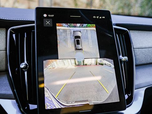 New 2026 Volvo XC90 B5 Plus w/ Protection Package image 25