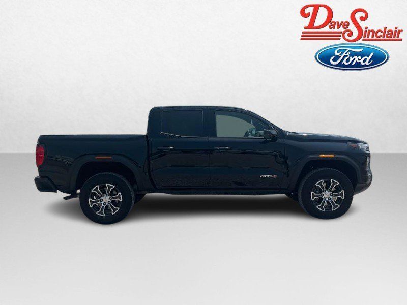 Used 2025 GMC Canyon AT4 w/ Technology Plus Package AWD/4WD image 5