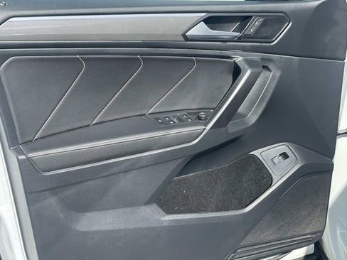 Used 2022 Volkswagen Tiguan SE R-Line image 18