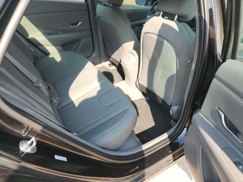 Used 2023 Hyundai Elantra Blue image 10