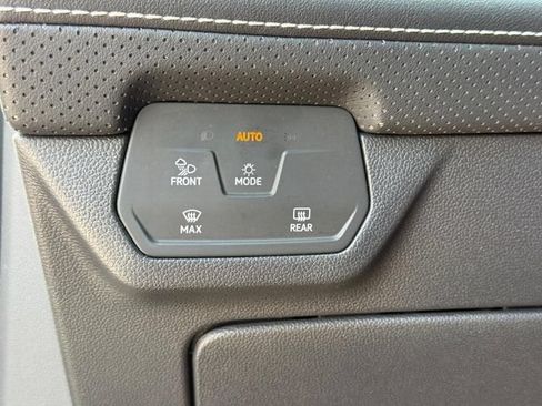 Used 2024 Volkswagen Atlas SE AWD/4WD image 28
