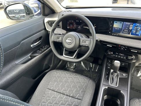 New 2026 Nissan Kicks SV image 17