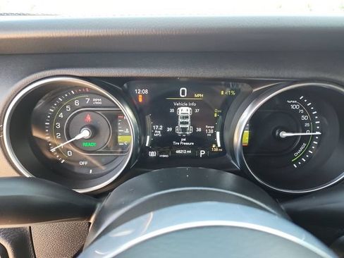 Used 2022 Jeep Wrangler Unlimited Sahara w/ Cold Weather Group AWD/4WD image 12