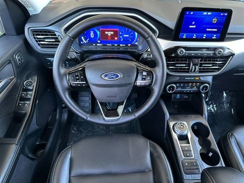 Certified 2022 Ford Escape SEL w/ Technology Package FWD image 13