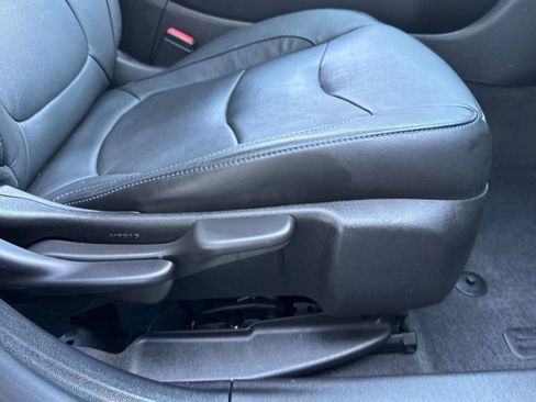 Used 2017 Chevrolet Volt Premier w/ Driver Confidence II Package image 24