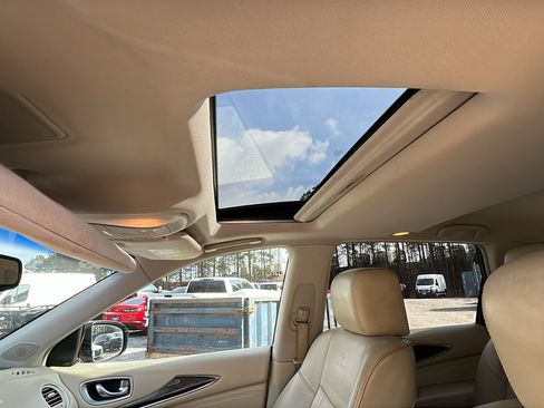 Used 2013 INFINITI JX35 FWD w/ Premium Pkg image 18