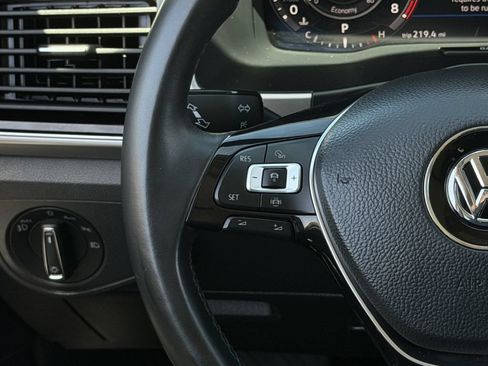 Used 2019 Volkswagen Atlas SEL R-Line FWD image 16