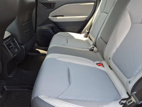 Used 2025 Subaru Forester Premium AWD/4WD image 16