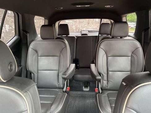 Used 2023 Chevrolet Traverse Premier w/ LPO, Floor Liner Package FWD image 67