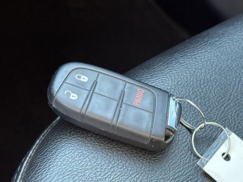 Used 2020 Jeep Compass Latitude image 30