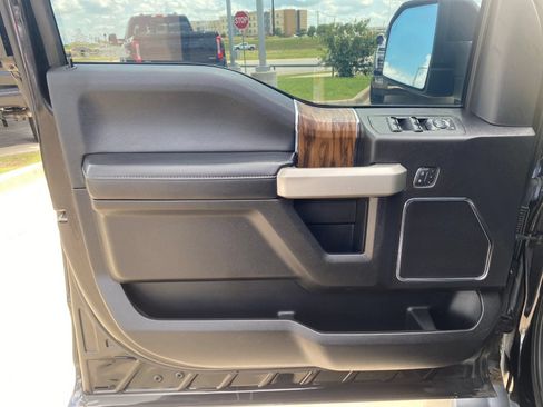 Used 2020 Ford F150 Lariat RWD image 14